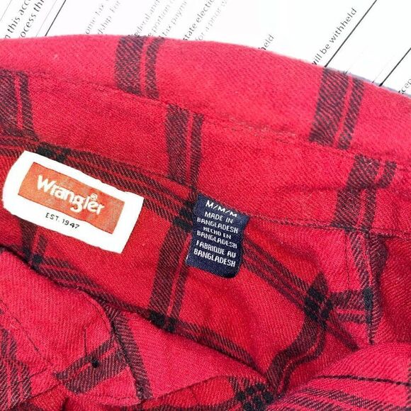 Red Plaid! Wrangler red plaid shirt sz med long sleeve - Picture 12 of 16